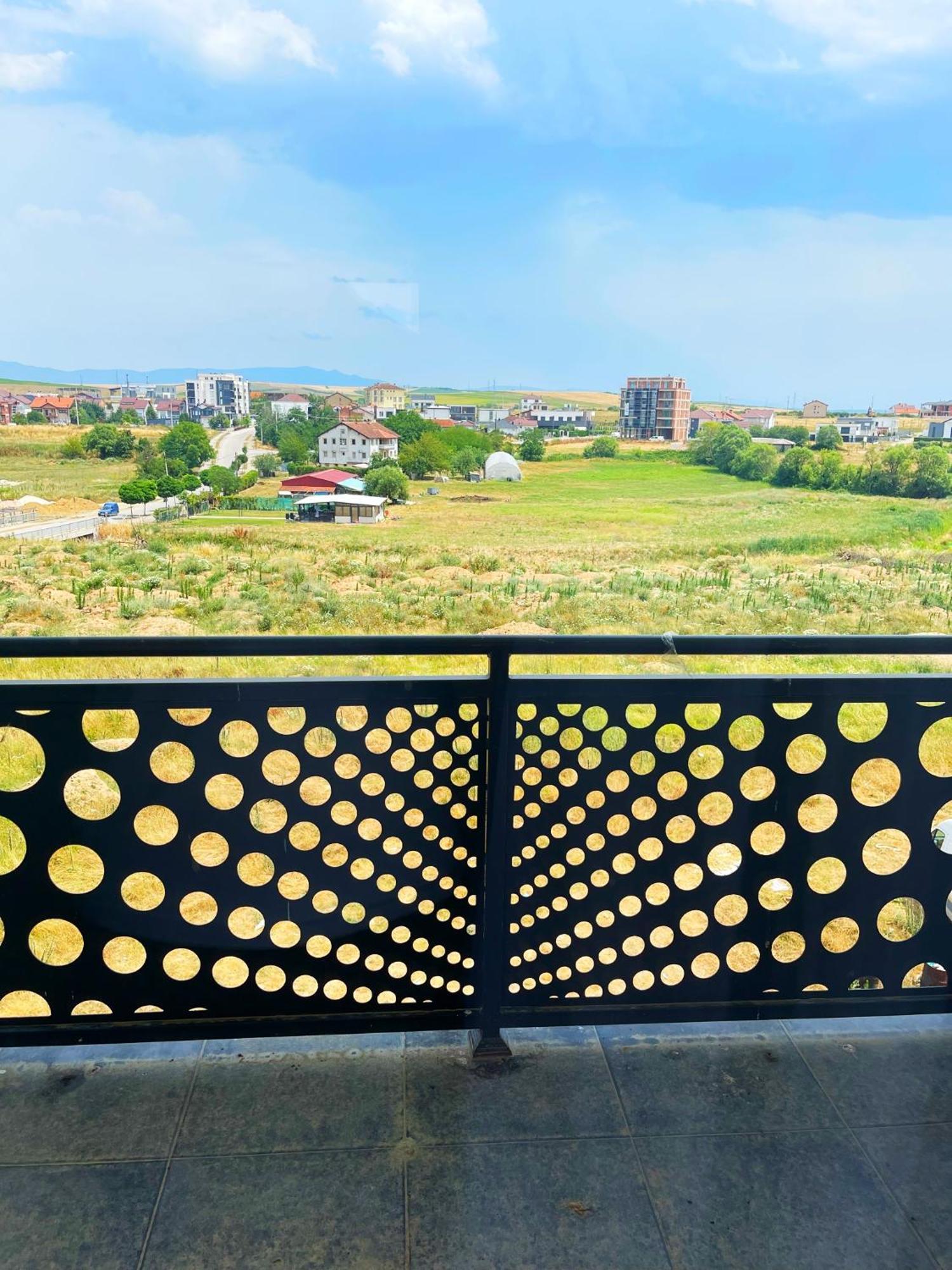 Infinity Plaza Hotel Gjakova Екстер'єр фото