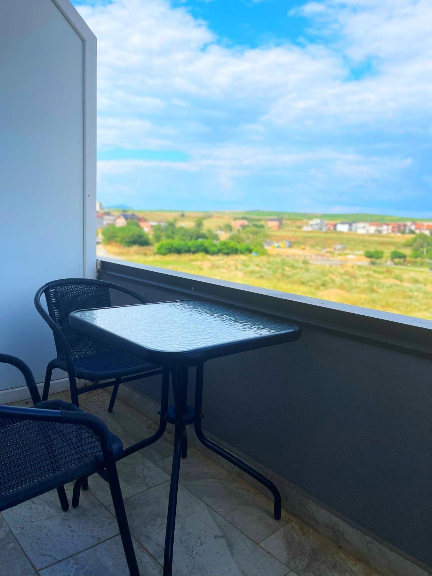 Infinity Plaza Hotel Gjakova Екстер'єр фото