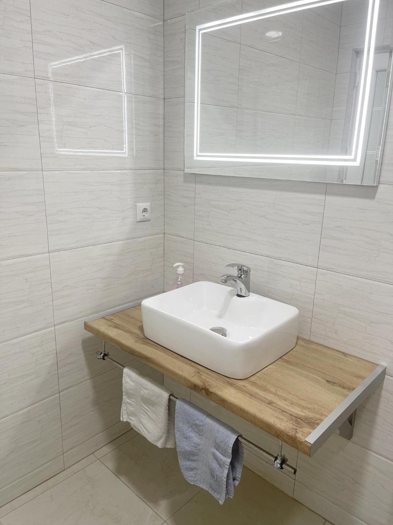 Infinity Plaza Hotel Gjakova Екстер'єр фото