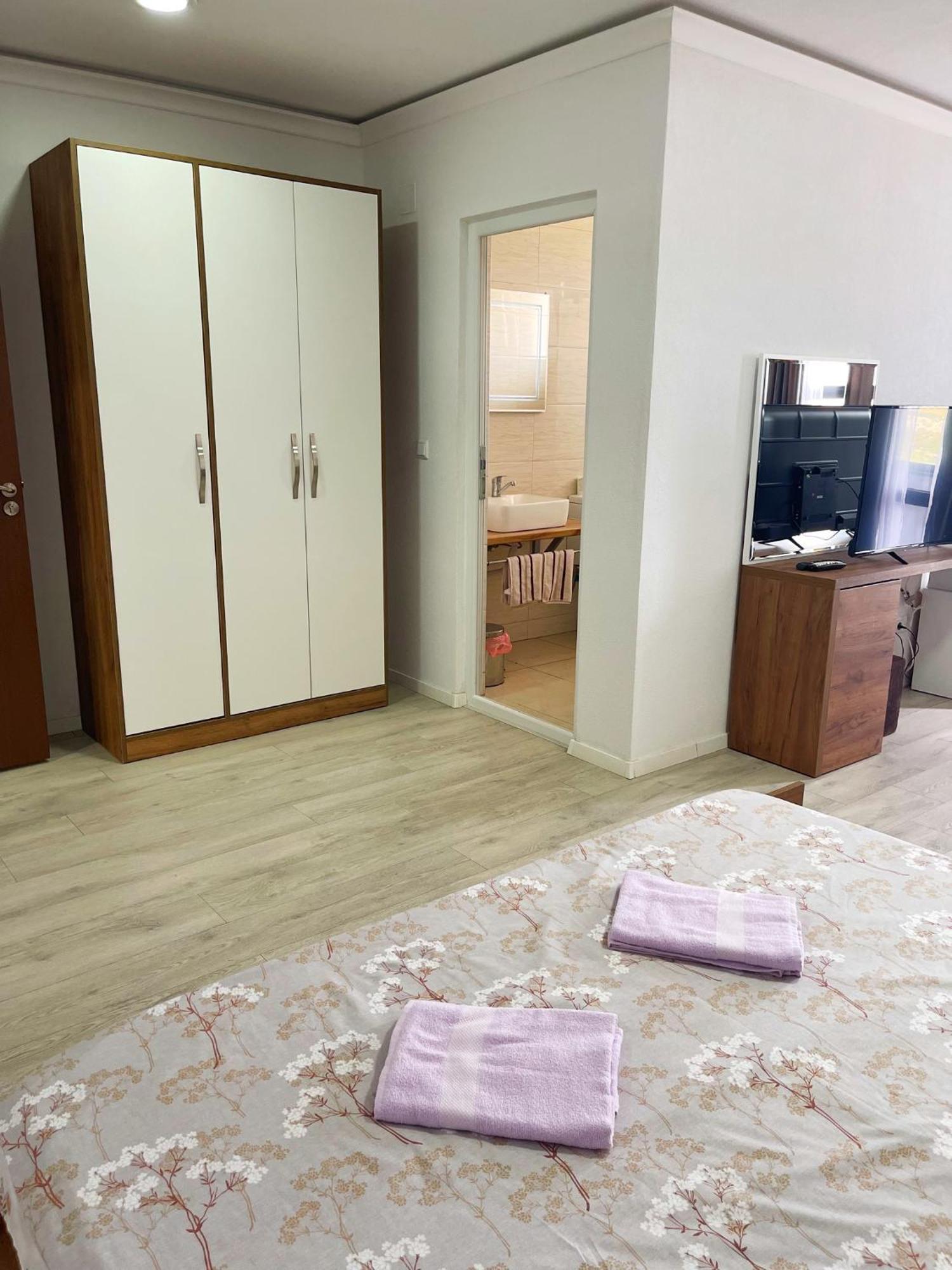 Infinity Plaza Hotel Gjakova Екстер'єр фото