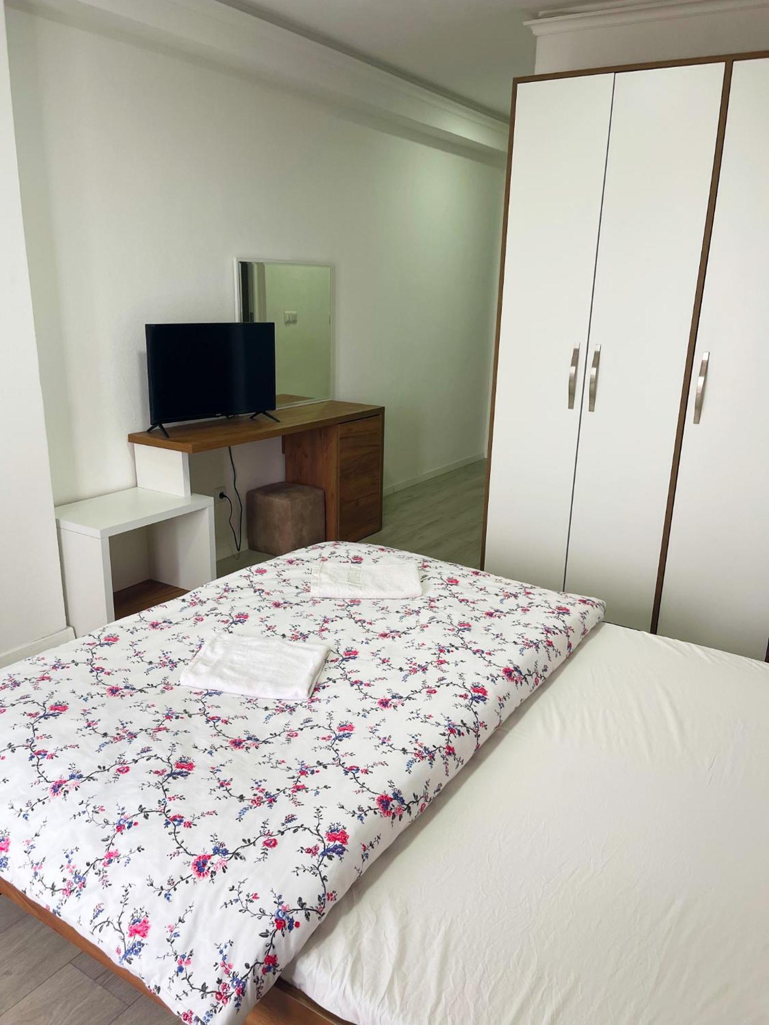 Infinity Plaza Hotel Gjakova Екстер'єр фото
