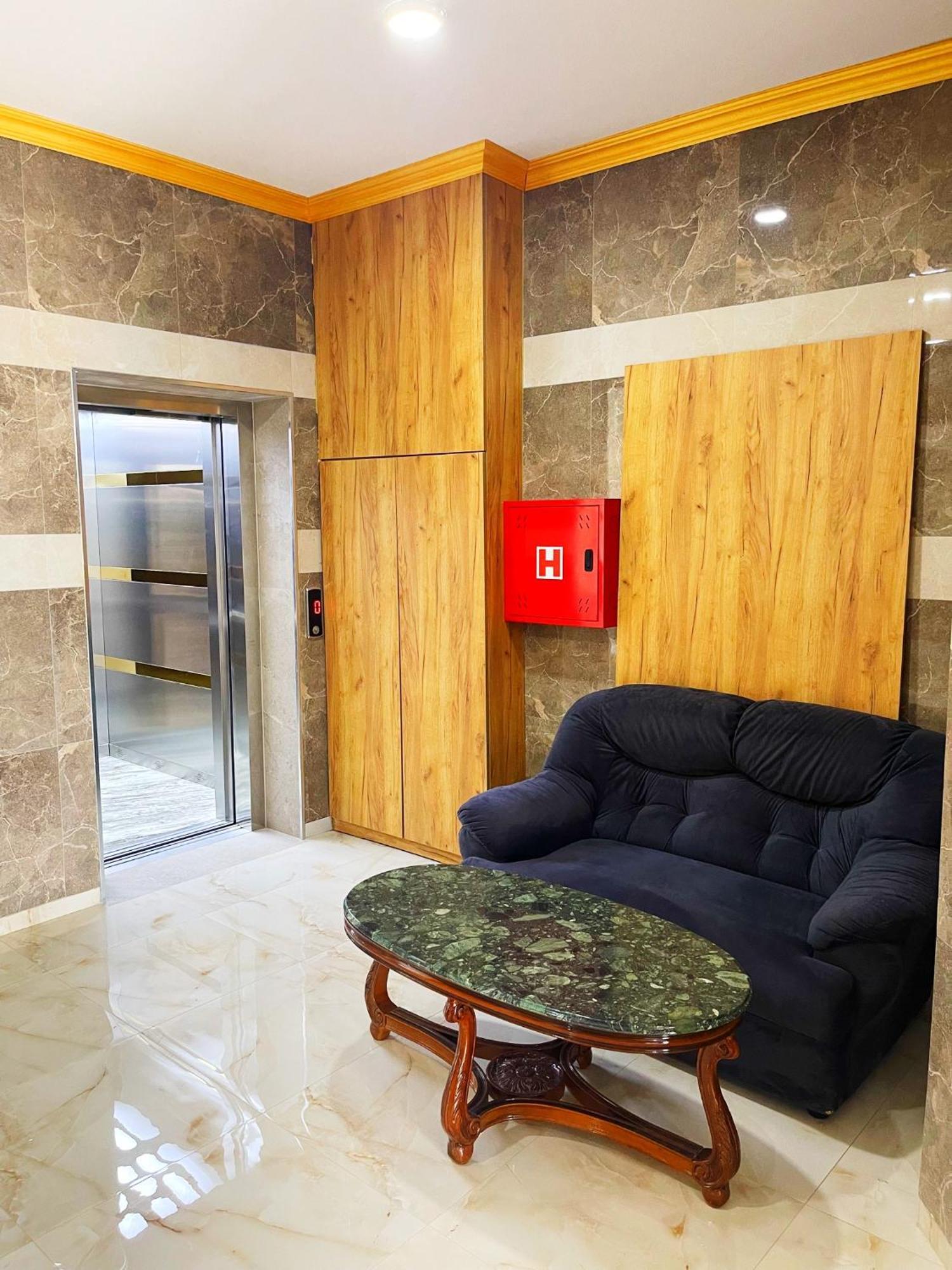 Infinity Plaza Hotel Gjakova Екстер'єр фото