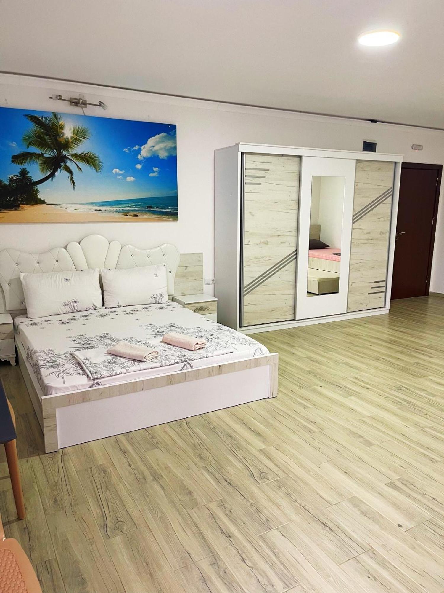 Infinity Plaza Hotel Gjakova Екстер'єр фото