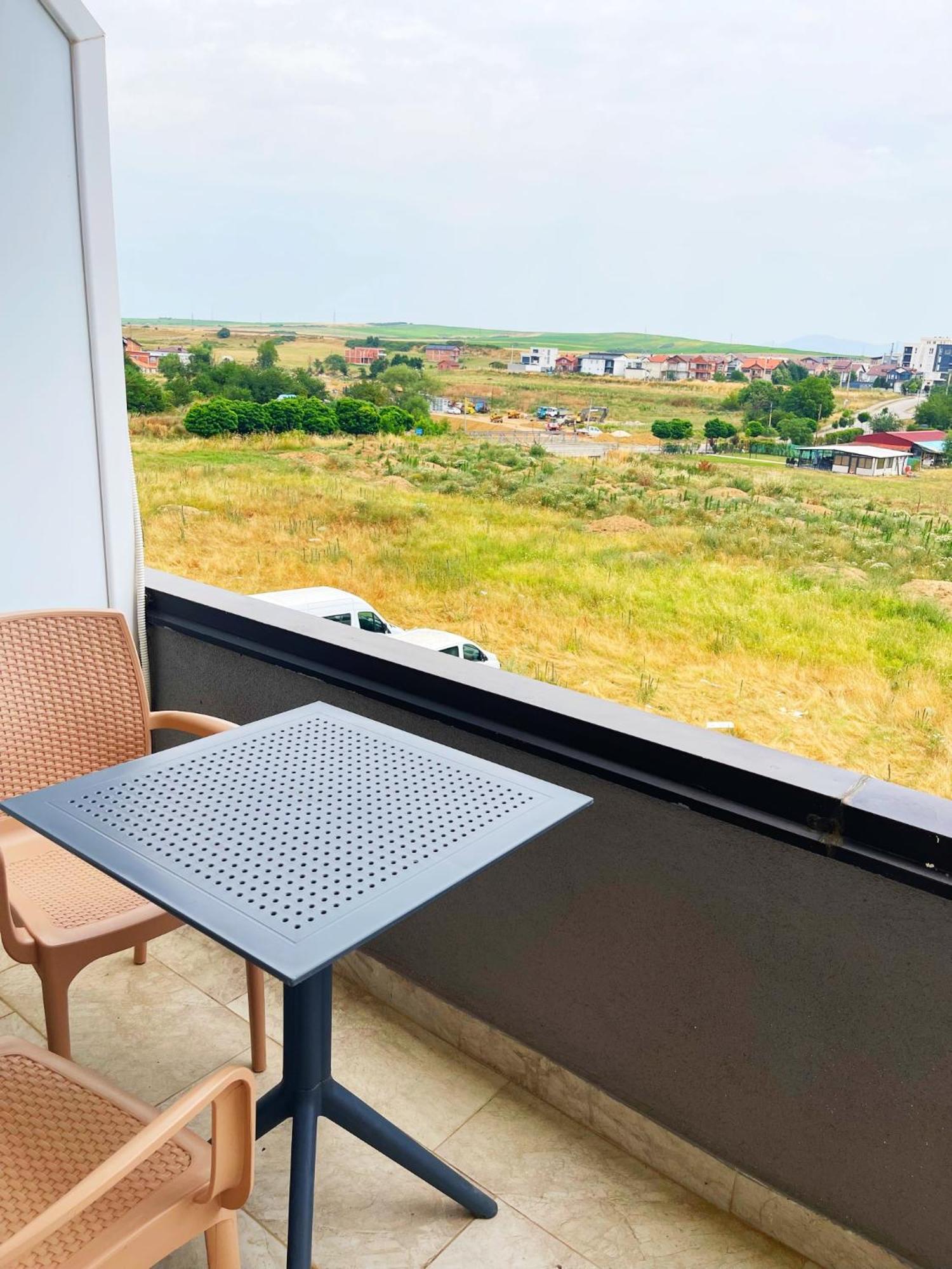 Infinity Plaza Hotel Gjakova Екстер'єр фото