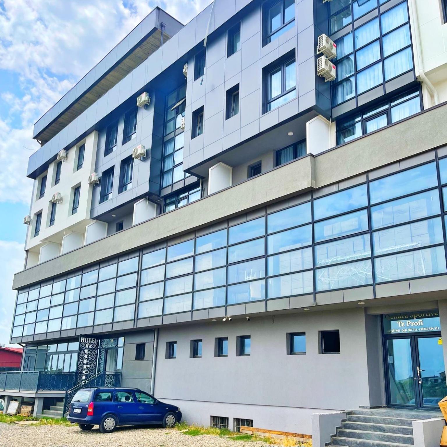 Infinity Plaza Hotel Gjakova Екстер'єр фото